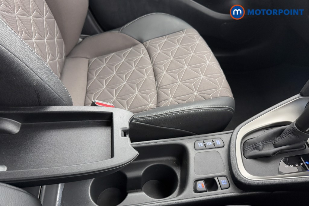 Toyota Yaris Cross Excel Automatic Petrol-Electric Hybrid Estate - Stock Number (1602646) - 13th supplementary image