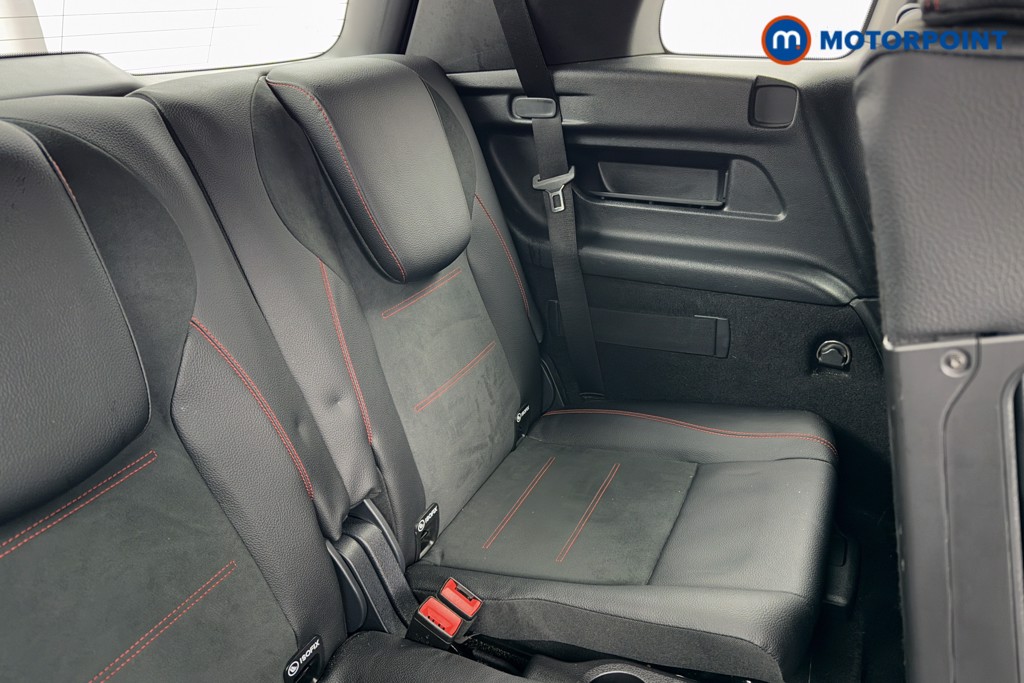 Mercedes-Benz GLB Amg Line Automatic Petrol SUV - Stock Number (1604459) - 33rd supplementary image