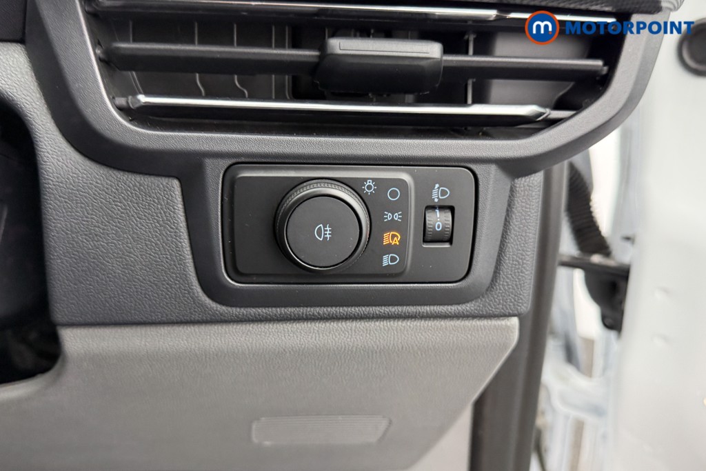 Ford Transit Custom Limited Automatic Diesel Standard Roof Minibus - Stock Number (1605095) - 13th supplementary image