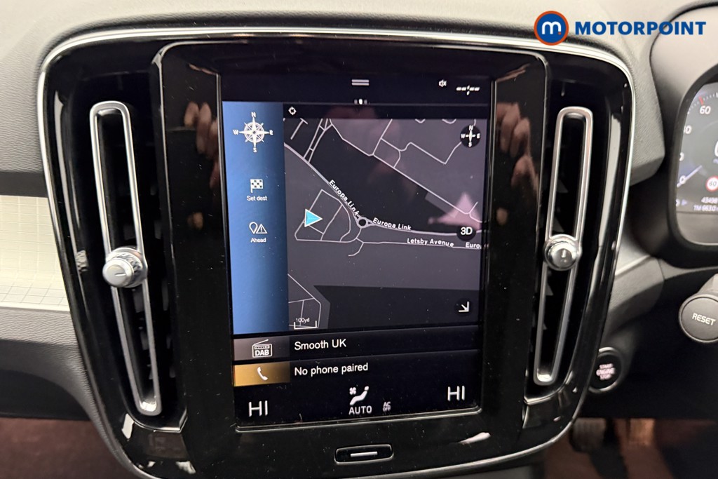 Volvo Xc40 Momentum Manual Petrol SUV - Stock Number (1605237) - 2nd supplementary image