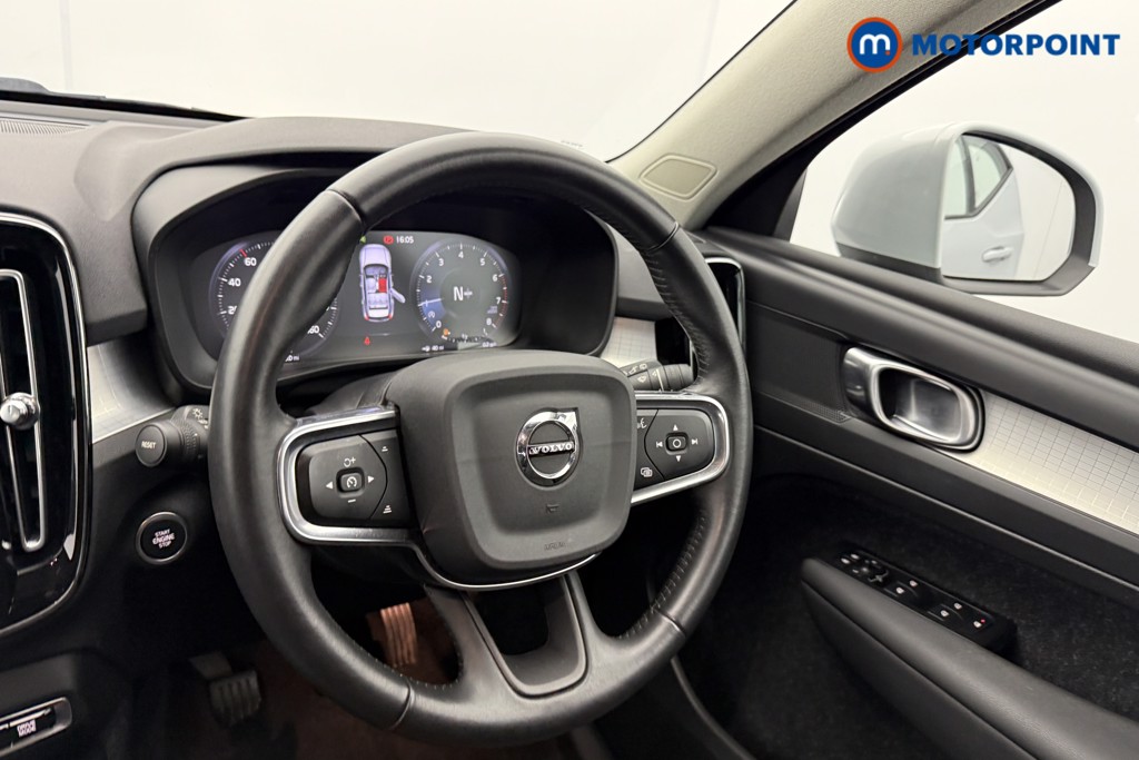 Volvo Xc40 Momentum Manual Petrol SUV - Stock Number (1605237) - 3rd supplementary image