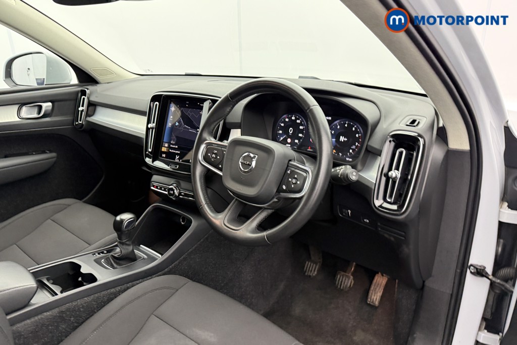 Volvo Xc40 Momentum Manual Petrol SUV - Stock Number (1605237) - 4th supplementary image