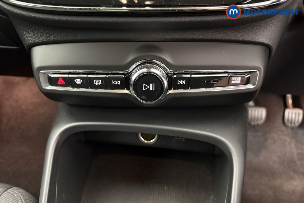 Volvo Xc40 Momentum Manual Petrol SUV - Stock Number (1605237) - 11th supplementary image