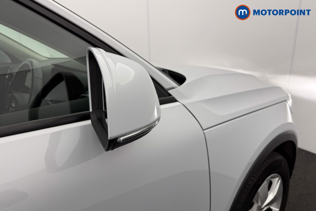 Volvo Xc40 Momentum Manual Petrol SUV - Stock Number (1605237) - 17th supplementary image