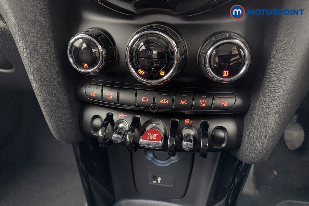 Mini Hatchback One Classic Manual Petrol Hatchback - Stock Number (1605496) - 11th supplementary image