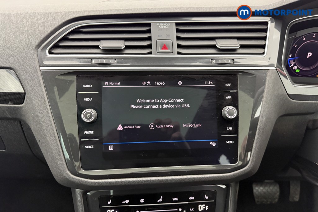 Volkswagen Tiguan Elegance Automatic Petrol SUV - Stock Number (1605687) - 2nd supplementary image