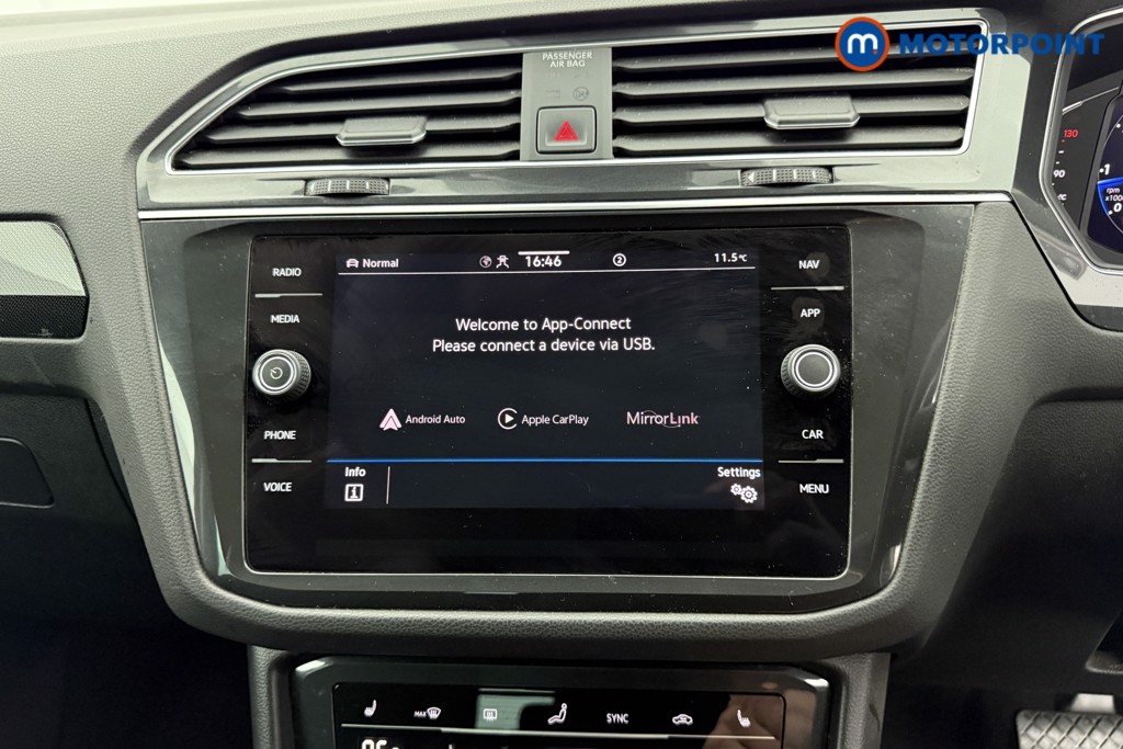 Volkswagen Tiguan Elegance Automatic Petrol SUV - Stock Number (1605687) - 10th supplementary image