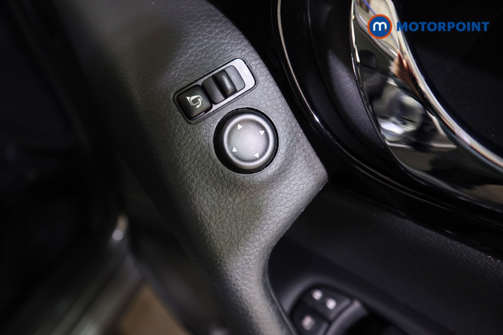 Nissan Qashqai Acenta Premium Manual Petrol SUV - Stock Number (1606110) - 11th supplementary image