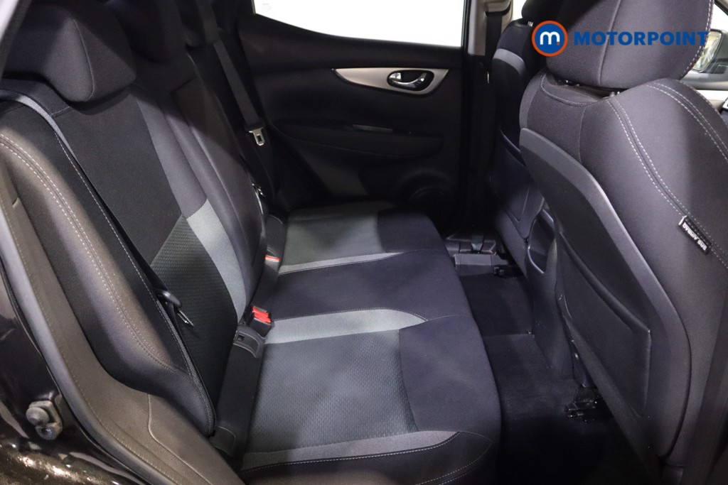 Nissan Qashqai N-Connecta Automatic Diesel SUV - Stock Number (1606446) - 7th supplementary image