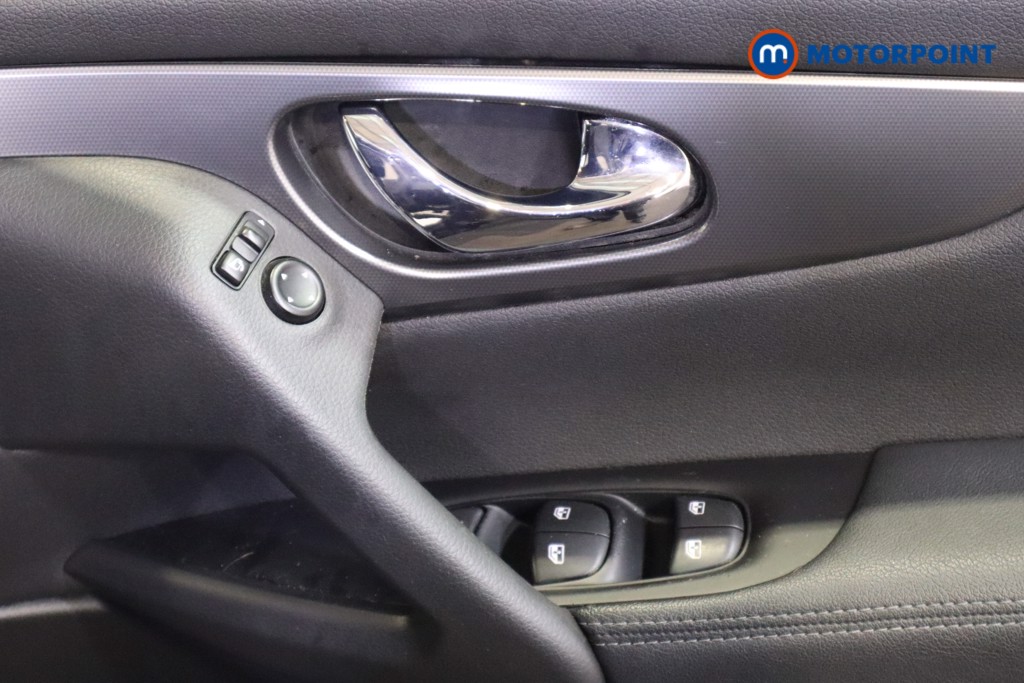 Nissan Qashqai N-Connecta Automatic Diesel SUV - Stock Number (1606446) - 14th supplementary image