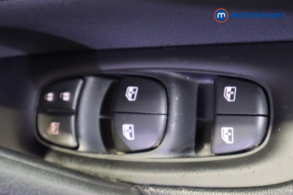 Nissan Qashqai N-Connecta Automatic Diesel SUV - Stock Number (1606446) - 15th supplementary image