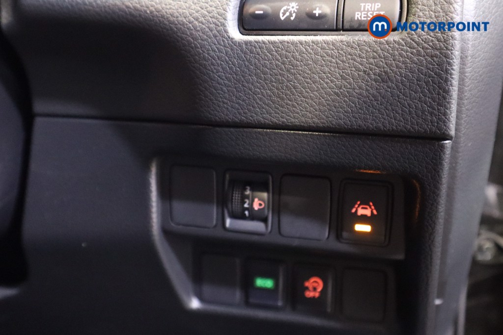 Nissan Qashqai N-Connecta Automatic Diesel SUV - Stock Number (1606446) - 16th supplementary image