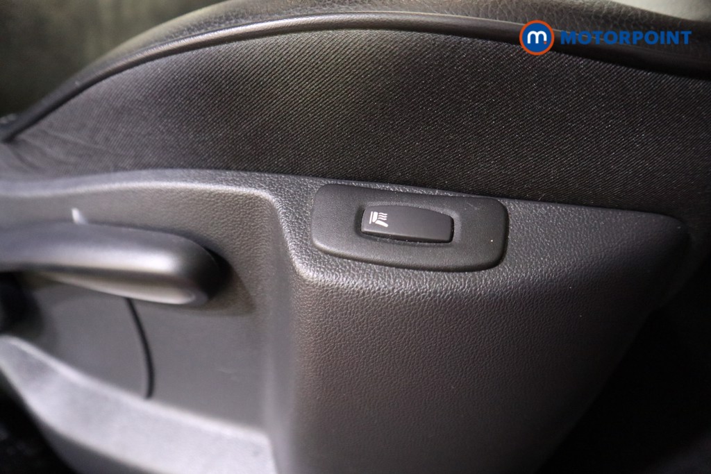 Renault Captur Gt Line Manual Petrol SUV - Stock Number (1606832) - 12th supplementary image