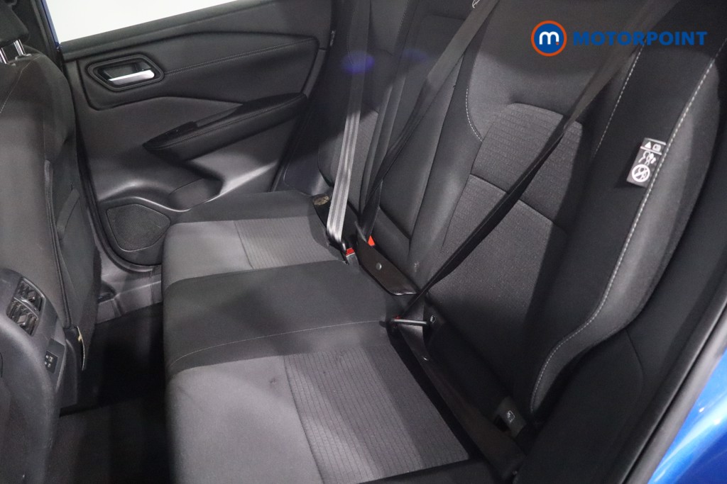 Nissan Qashqai N-Connecta Manual Petrol SUV - Stock Number (1606998) - 5th supplementary image
