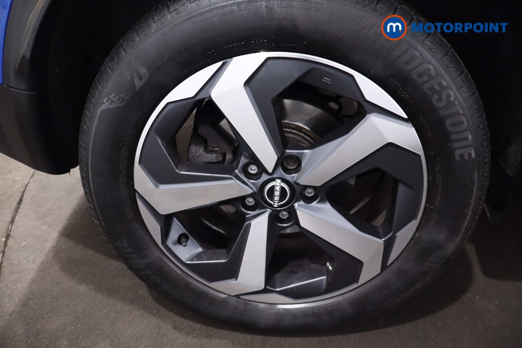 Nissan Qashqai N-Connecta Manual Petrol SUV - Stock Number (1606998) - 9th supplementary image