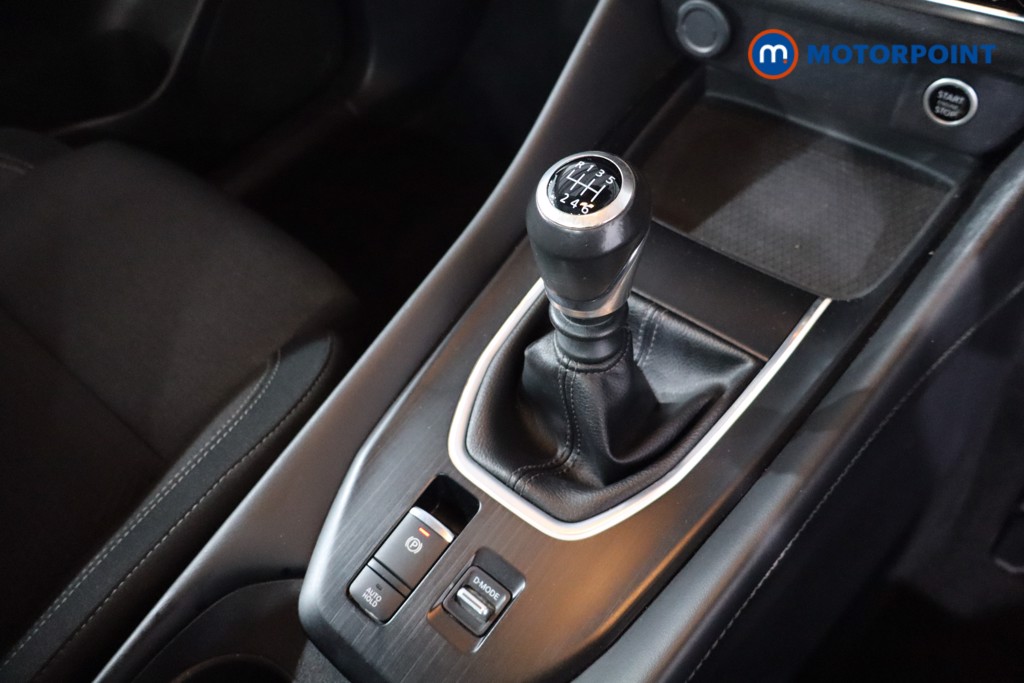 Nissan Qashqai N-Connecta Manual Petrol SUV - Stock Number (1606998) - 17th supplementary image