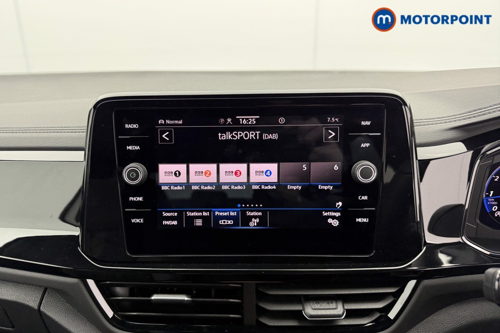 Volkswagen T-Roc Black Edition Automatic Petrol SUV - Stock Number (1607096) - 6th supplementary image