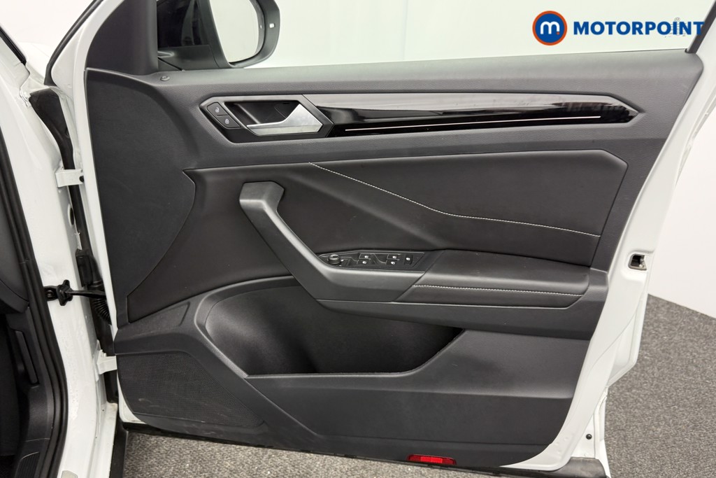 Volkswagen T-Roc Black Edition Automatic Petrol SUV - Stock Number (1607097) - 18th supplementary image