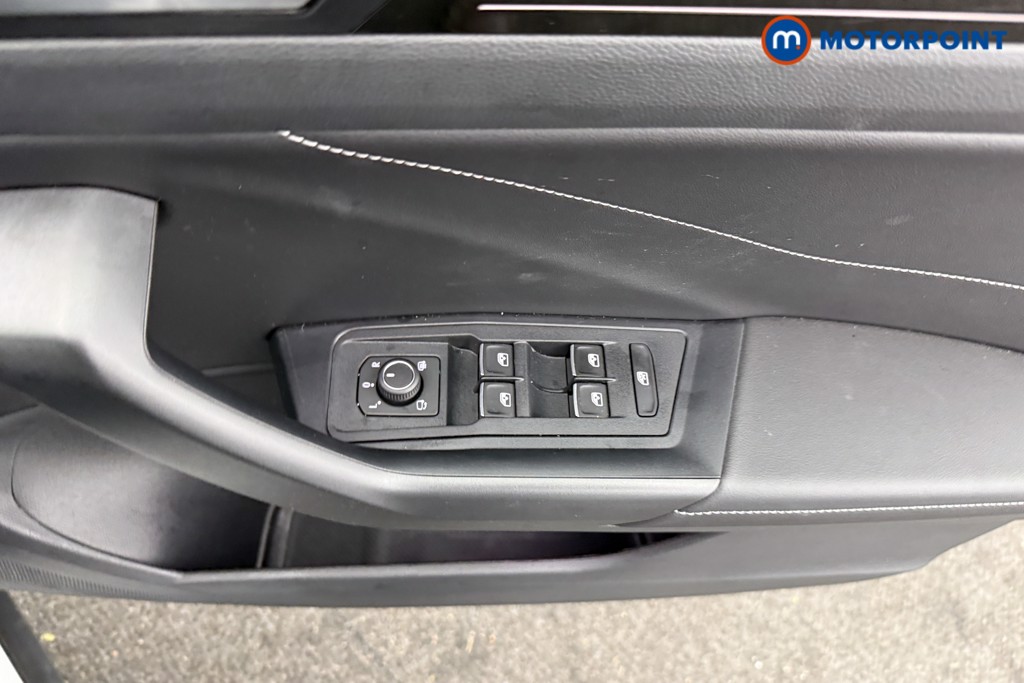 Volkswagen T-Roc Black Edition Automatic Petrol SUV - Stock Number (1607098) - 17th supplementary image