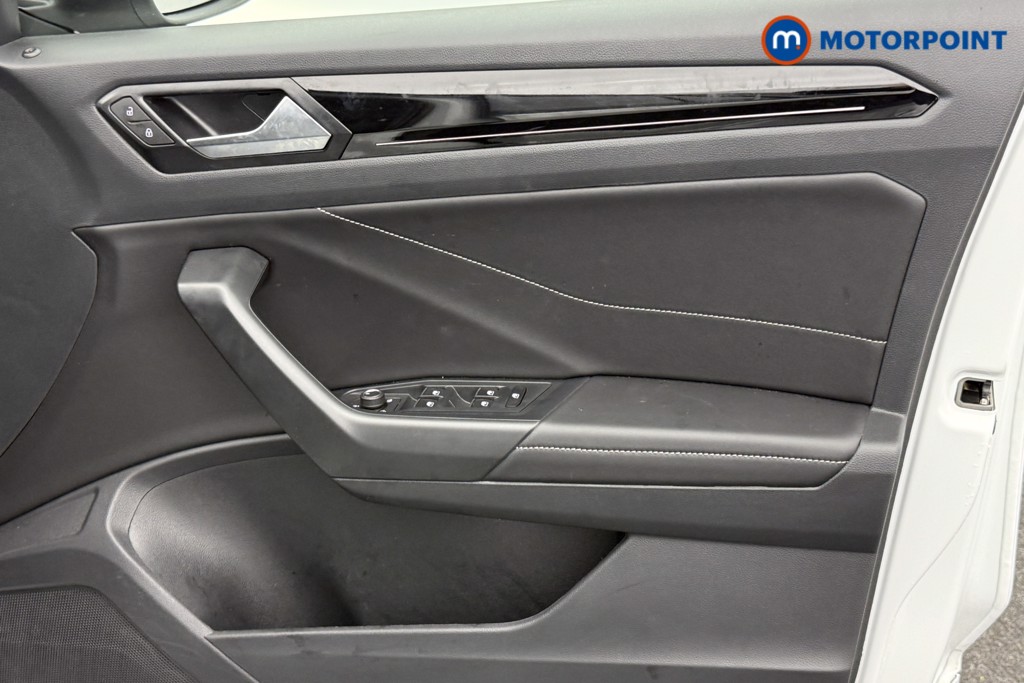 Volkswagen T-Roc Black Edition Automatic Petrol SUV - Stock Number (1607098) - 18th supplementary image