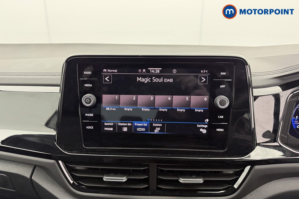 Volkswagen T-Roc Black Edition Automatic Petrol SUV - Stock Number (1607100) - 6th supplementary image