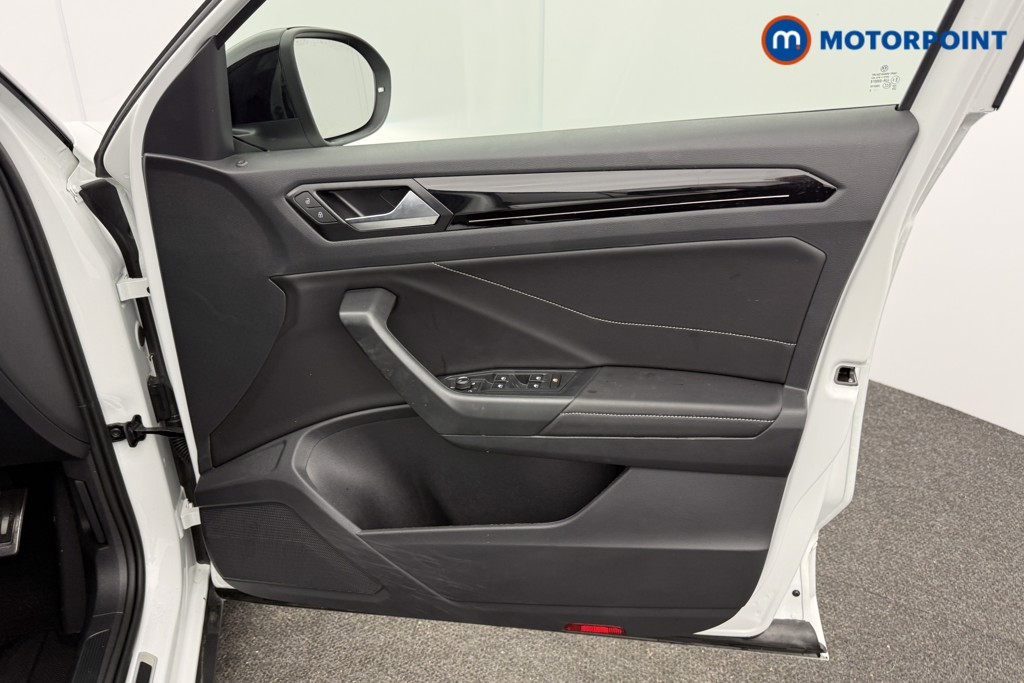 Volkswagen T-Roc Black Edition Automatic Petrol SUV - Stock Number (1607100) - 18th supplementary image