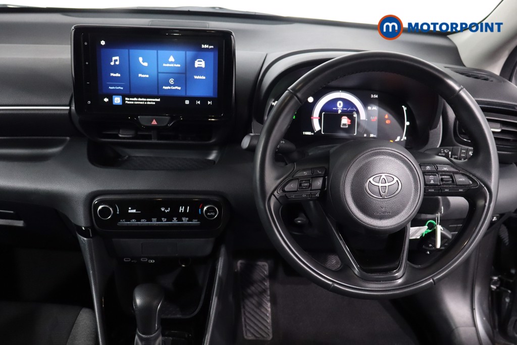 Toyota Yaris Design Automatic Petrol-Electric Hybrid Hatchback - Stock Number (1607378) - 3rd supplementary image