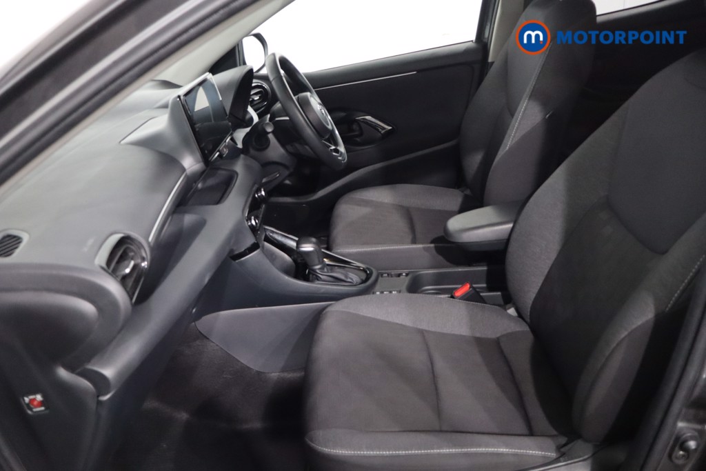 Toyota Yaris Design Automatic Petrol-Electric Hybrid Hatchback - Stock Number (1607378) - 4th supplementary image