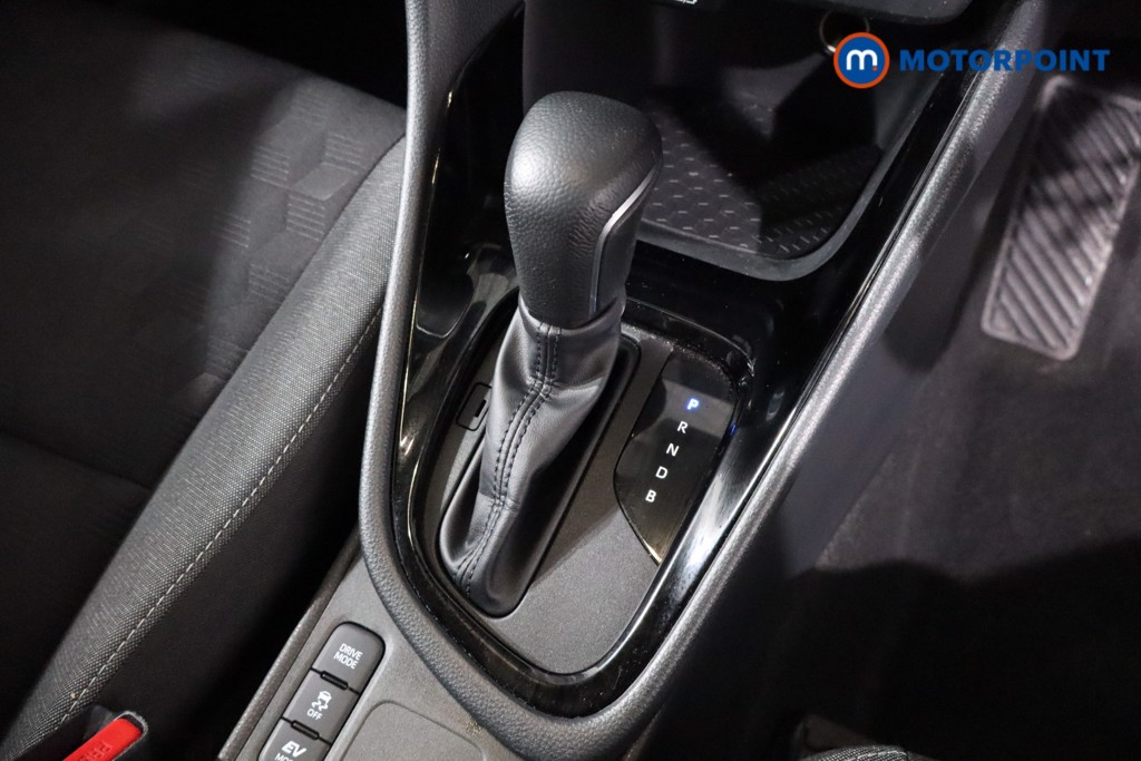 Toyota Yaris Design Automatic Petrol-Electric Hybrid Hatchback - Stock Number (1607378) - 18th supplementary image