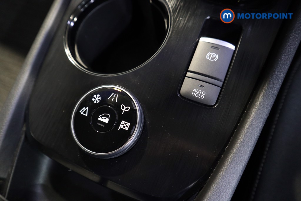 Nissan X-Trail N-Connecta Automatic Petrol-Electric Hybrid SUV - Stock Number (1607481) - 10th supplementary image