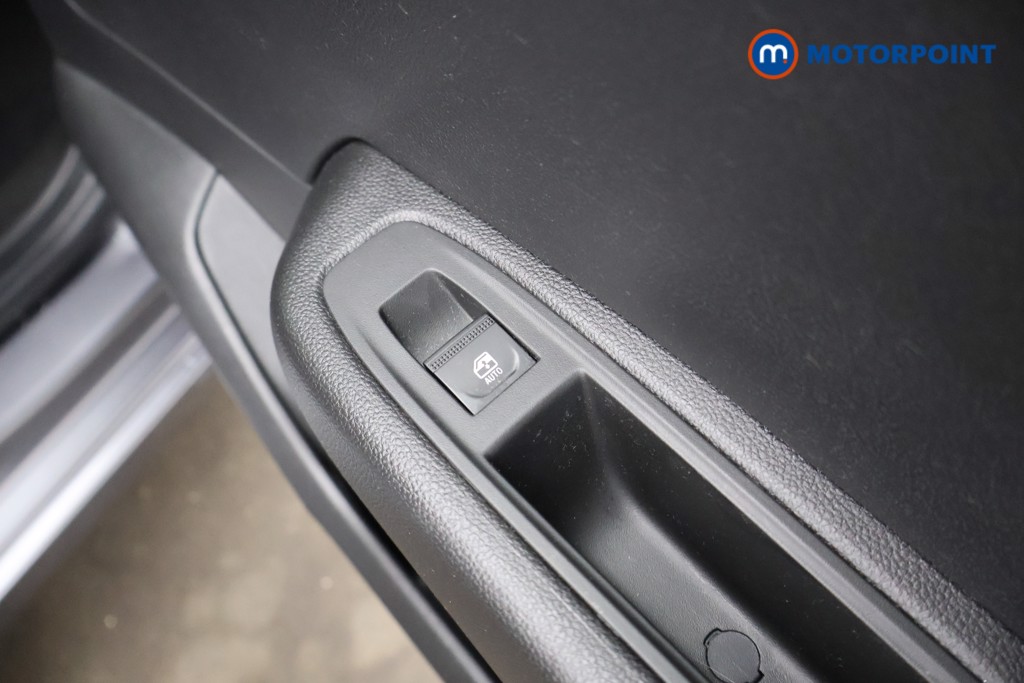 Renault Clio Evolution Automatic Petrol-Electric Hybrid Hatchback - Stock Number (1607528) - 23rd supplementary image