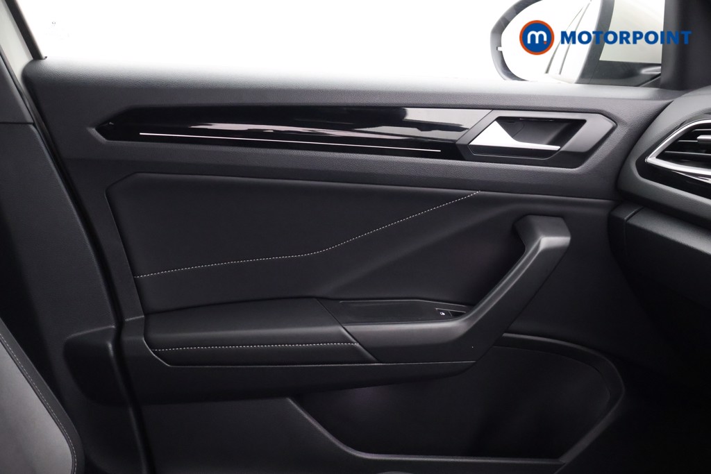 Volkswagen T-Roc R-Line Manual Petrol SUV - Stock Number (1607671) - 11th supplementary image