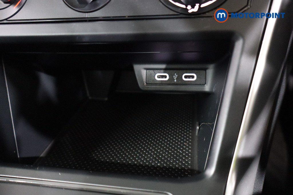 Volkswagen Polo Life Manual Petrol Hatchback - Stock Number (1608583) - 4th supplementary image