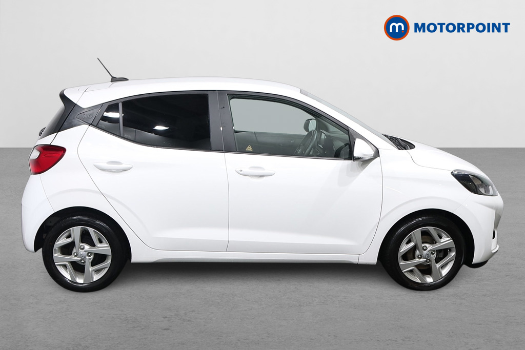 Hyundai I10 Se Connect Automatic Petrol Hatchback - Stock Number (1608726) - Drivers side