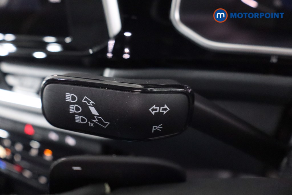 Volkswagen T-Roc R-Line Automatic Petrol SUV - Stock Number (1608920) - 14th supplementary image