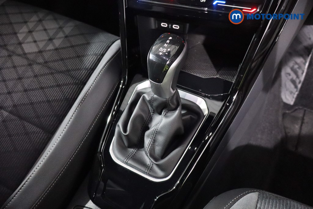 Volkswagen T-Roc R-Line Automatic Petrol SUV - Stock Number (1608920) - 19th supplementary image