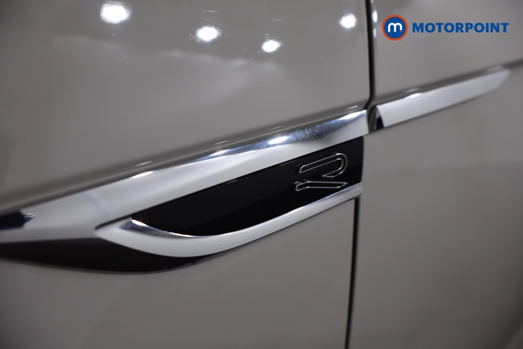 Volkswagen T-Roc R-Line Automatic Petrol SUV - Stock Number (1608920) - 34th supplementary image