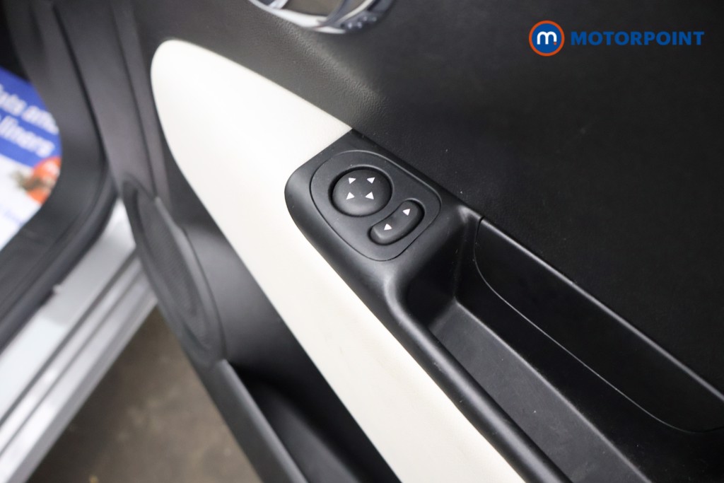 Fiat 500 Dolcevita Manual Petrol Hatchback - Stock Number (1609134) - 19th supplementary image