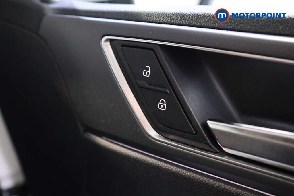 Volkswagen Polo R-Line Automatic Petrol Hatchback - Stock Number (1609140) - 12th supplementary image