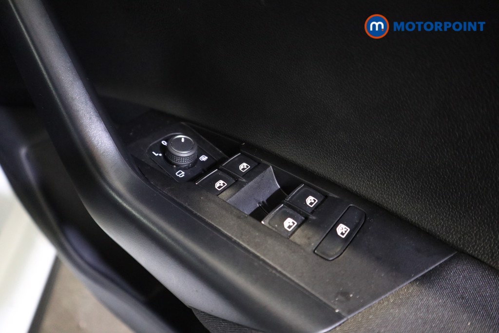 Volkswagen Polo R-Line Automatic Petrol Hatchback - Stock Number (1609140) - 13th supplementary image