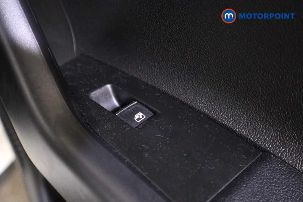 Volkswagen Polo R-Line Automatic Petrol Hatchback - Stock Number (1609140) - 20th supplementary image