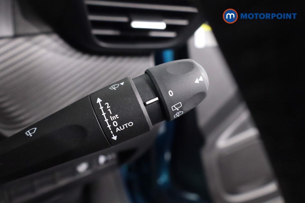 Peugeot 2008 Allure Manual Petrol SUV - Stock Number (1609205) - 15th supplementary image