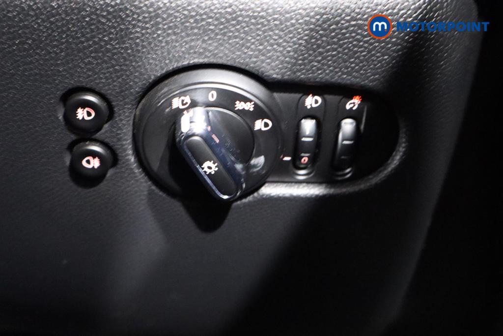 Mini Hatchback Cooper Classic Manual Petrol Hatchback - Stock Number (1609300) - 14th supplementary image