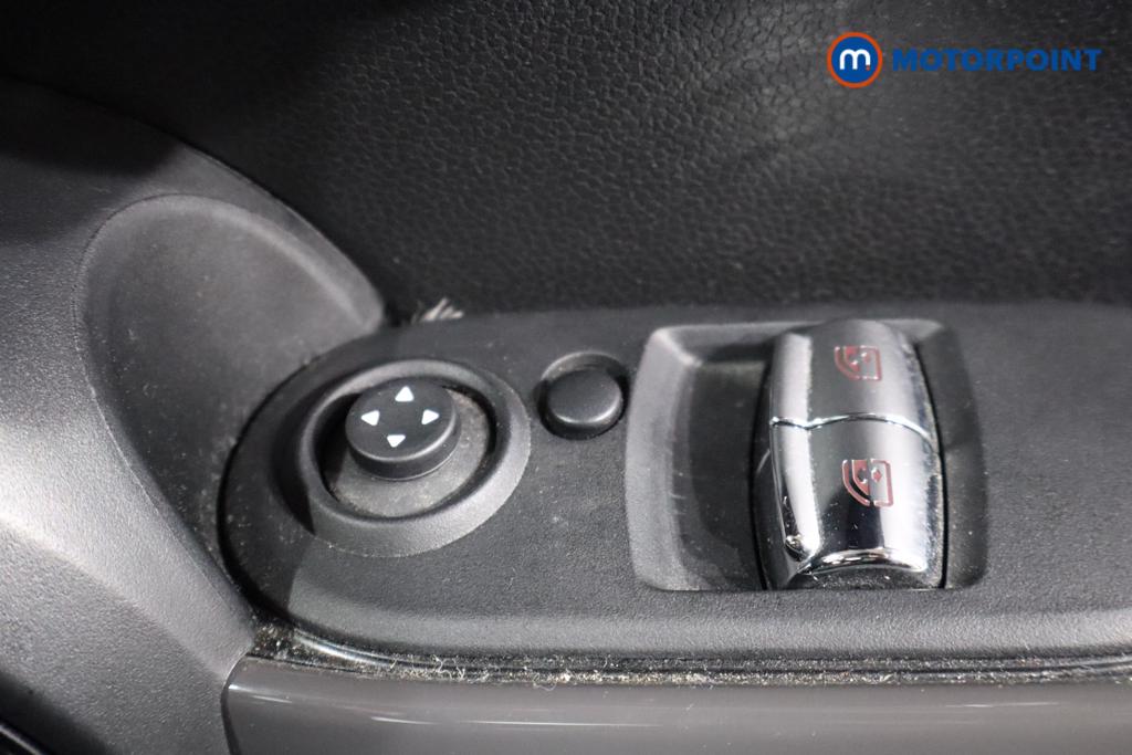 Mini Hatchback Cooper Classic Manual Petrol Hatchback - Stock Number (1609300) - 16th supplementary image