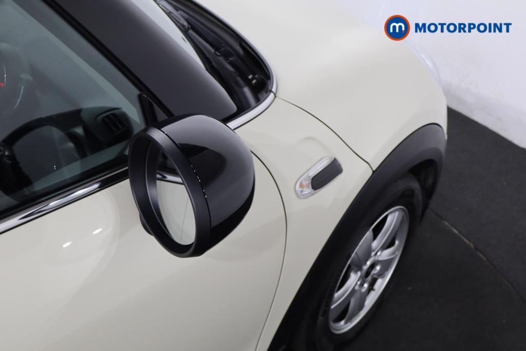 Mini Hatchback Cooper Classic Manual Petrol Hatchback - Stock Number (1609300) - 17th supplementary image