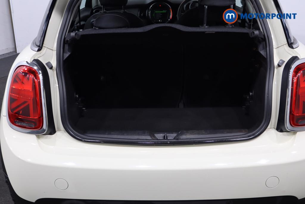 Mini Hatchback Cooper Classic Manual Petrol Hatchback - Stock Number (1609300) - 19th supplementary image