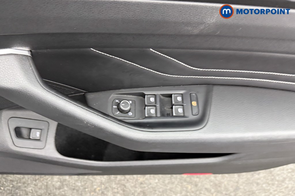 Volkswagen Arteon R-Line Automatic Petrol Estate - Stock Number (1609319) - 17th supplementary image