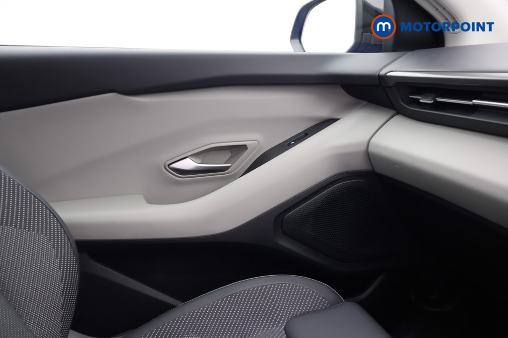 Ford Explorer Select Automatic Electric SUV - Stock Number (1609406) - 11th supplementary image