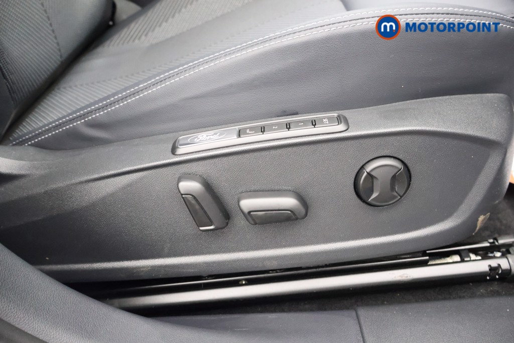 Ford Explorer Select Automatic Electric SUV - Stock Number (1609406) - 12th supplementary image