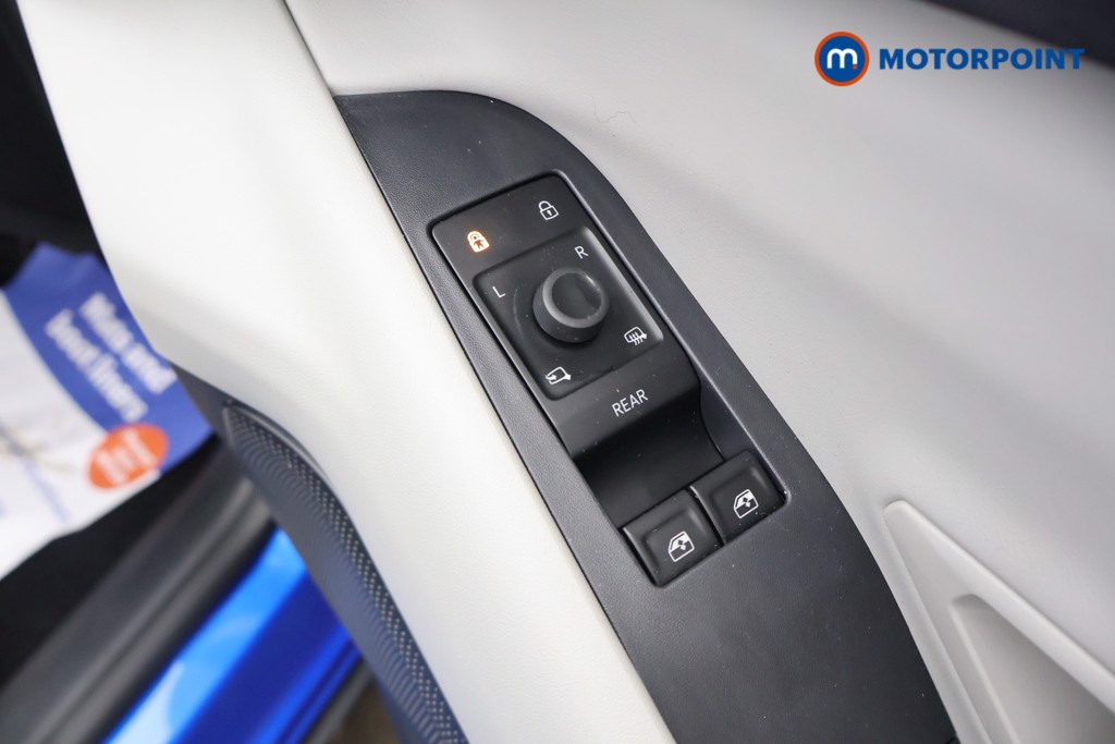 Ford Explorer Select Automatic Electric SUV - Stock Number (1609406) - 13th supplementary image